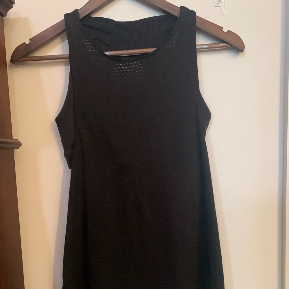 ATHLETA Tank w/ built in bra